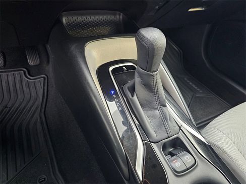 Used 2021 Toyota Corolla L image 28