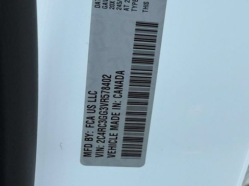 New 2027 Chrysler Pacifica Limited w/ Family Tech Group AWD/4WD image 35