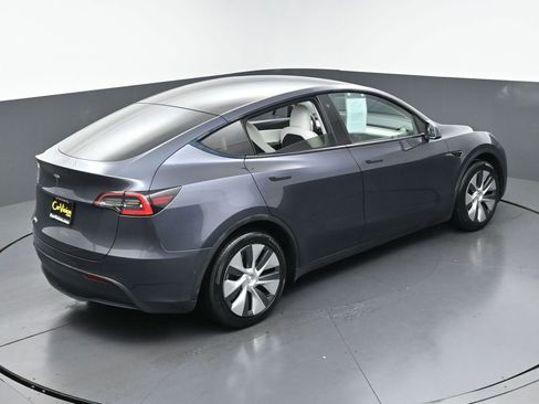 Used 2021 Tesla Model Y 2WD image 39