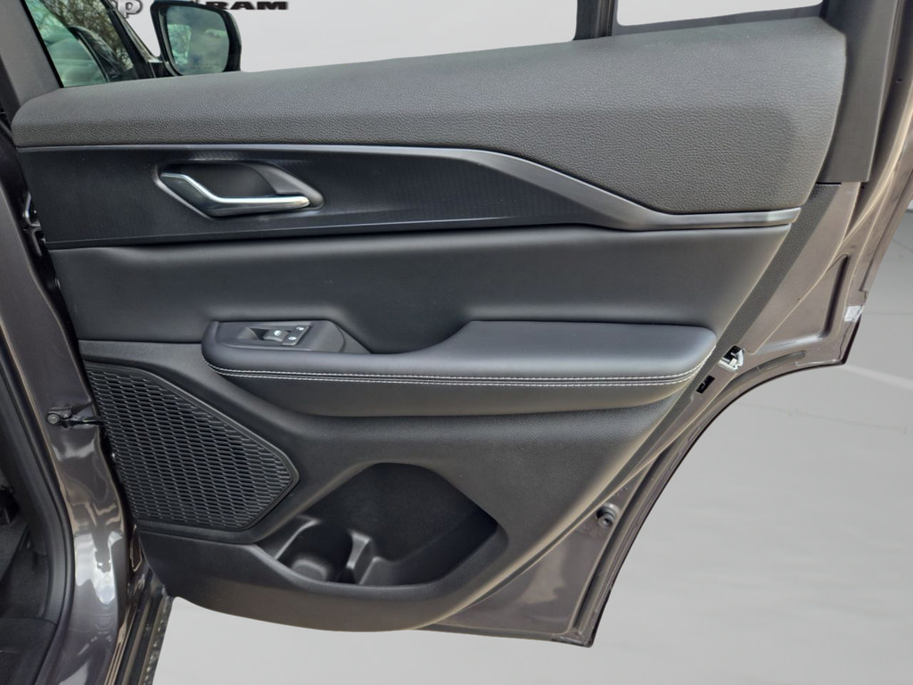 New 2025 Jeep Grand Cherokee Altitude RWD image 41