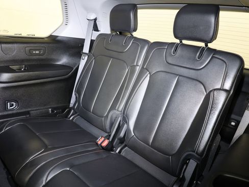 Used 2022 Jeep Grand Cherokee L Limited AWD/4WD image 12