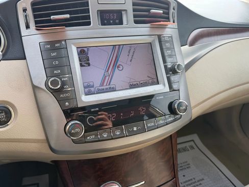 Used 2011 Toyota Avalon Limited image 17