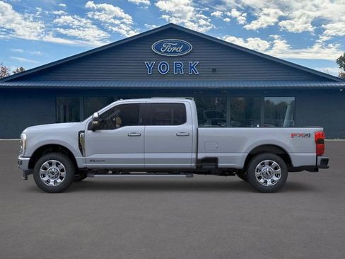 New 2026 Ford F250 Lariat w/ Chrome Package image 3