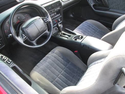 Used 2001 Chevrolet Camaro LT image 3