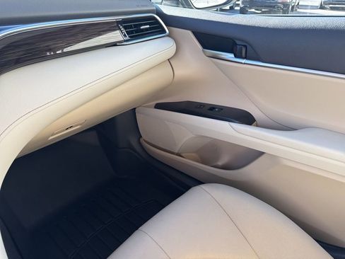 Used 2018 Toyota Camry L image 22