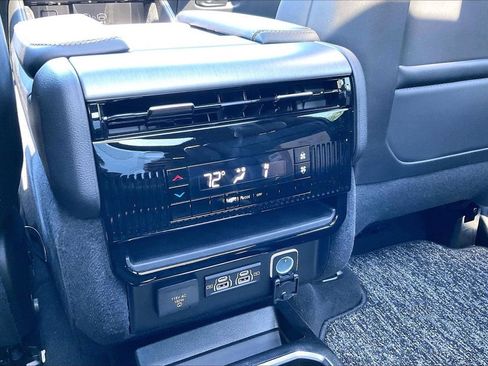 New 2026 Jeep Grand Wagoneer 4WD image 17