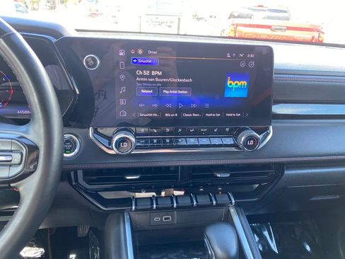 Used 2023 Chevrolet Colorado Z71 w/ Z71 Convenience Package 2 AWD/4WD image 17