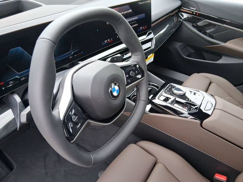 Used 2026 BMW 530i w/ Premium Package RWD image 4