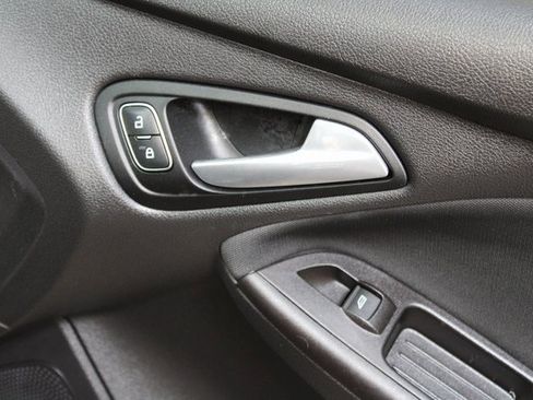 Used 2018 Ford Focus SE image 8