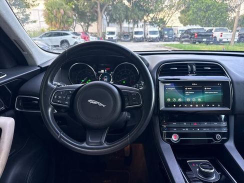 Used 2020 Jaguar F-PACE Premium AWD/4WD image 26