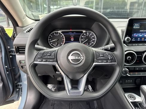 Used 2025 Nissan Sentra SV FWD image 25