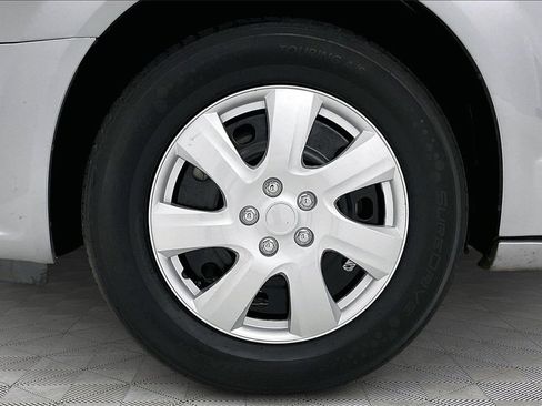 Used 2019 Dodge Grand Caravan SE w/ UConnect Hands-Free Group image 24