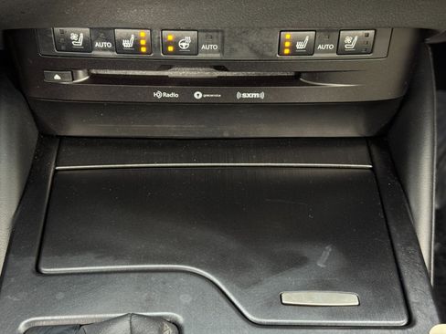 Used 2022 Lexus ES 300h w/ Premium Package image 30