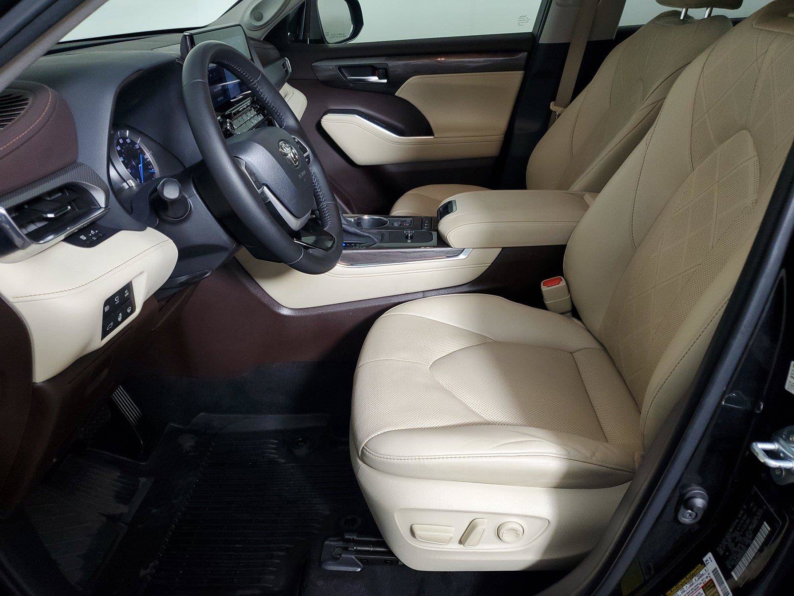 Used 2022 Toyota Highlander Platinum AWD/4WD image 21