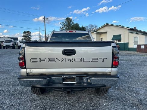 Used 2005 Chevrolet Silverado 1500 4x4 Regular Cab image 4