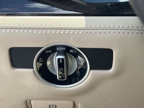 Used 2013 Mercedes-Benz SL 550 image 21