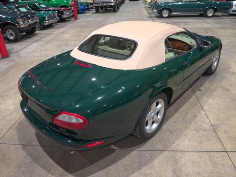 Used 2000 Jaguar XK8 Convertible RWD image 31