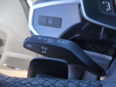 Used 2023 Audi Q3 2.0T Premium Plus w/ Premium Plus Package image 27