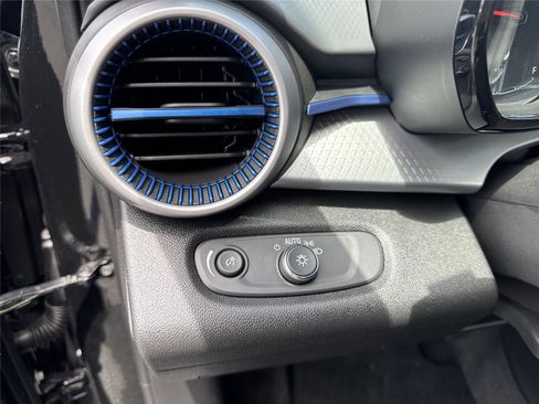 Used 2025 Chevrolet Trax LS FWD image 19