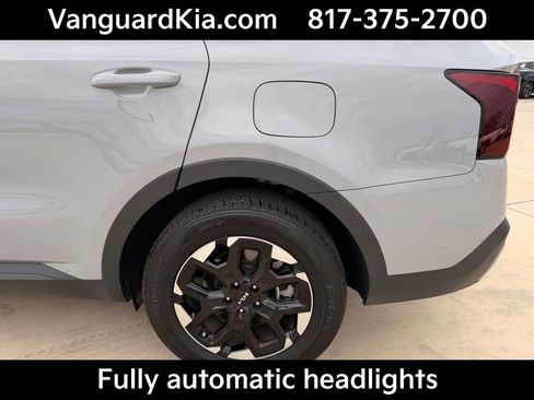 Certified 2025 Kia Sorento S image 9