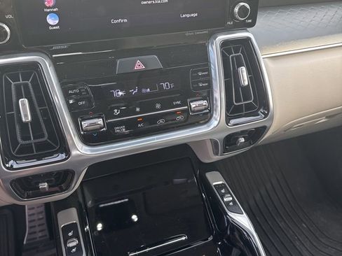 Used 2023 Kia Sorento SX Prestige w/ Panoramic Sunroof Package image 2