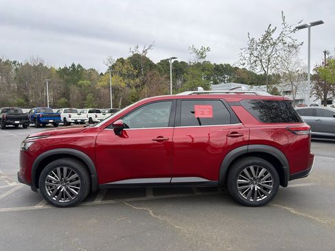 Certified 2024 Nissan Pathfinder SL w/ SL Premium Package image 4