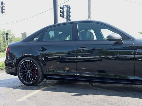 Used 2018 Audi A4 2.0T Premium Plus w/ Premium Plus Package AWD/4WD image 4