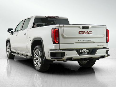 Used 2023 GMC Sierra 1500 Denali w/ Technology Package AWD/4WD image 4