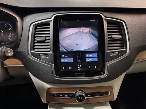 Used 2021 Volvo XC90 T6 Momentum w/ Climate Package image 28