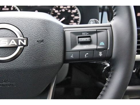 New 2026 Nissan Pathfinder SV w/ SV Premium Package FWD image 16