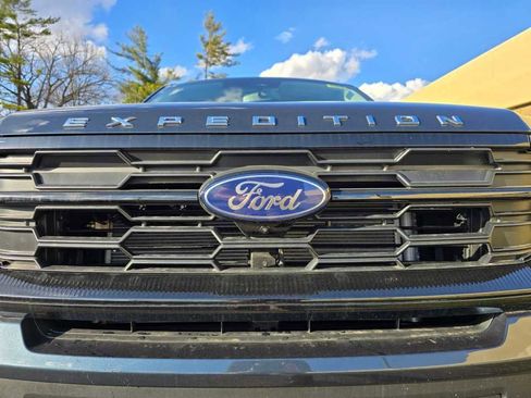 New 2026 Ford Expedition Active image 6