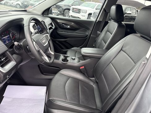 Used 2024 GMC Terrain SLT image 12