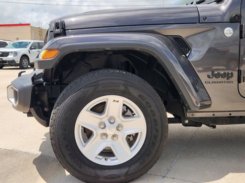 Used 2020 Jeep Gladiator Sport w/ Quick Order Package 24S AWD/4WD image 10
