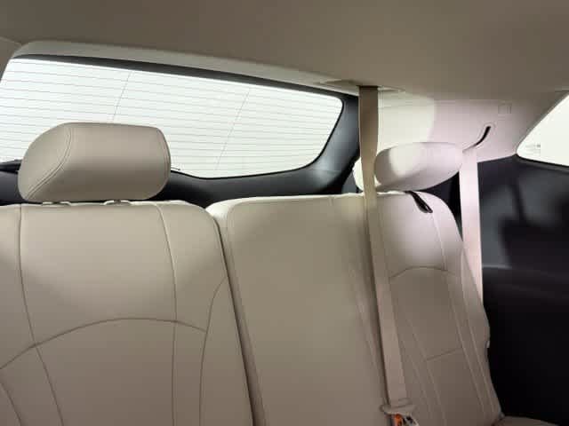 Used 2024 Buick Enclave Essence w/ Technology Package AWD/4WD image 29