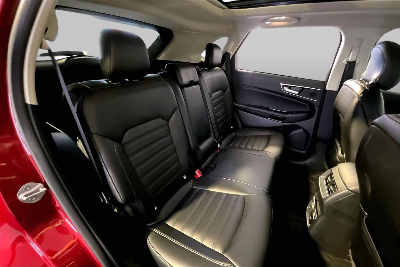 Used 2019 Ford Edge SEL w/ Equipment Group 201A AWD/4WD image 20