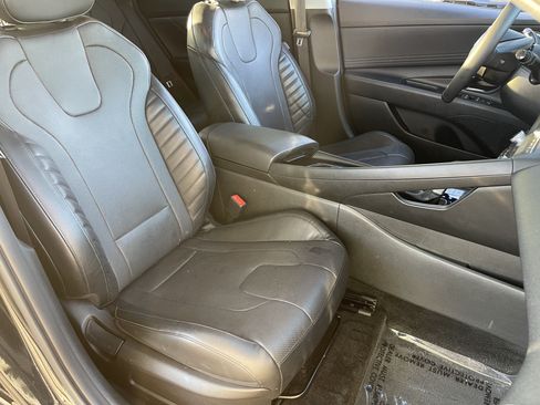 Used 2023 Hyundai Elantra Limited FWD image 12