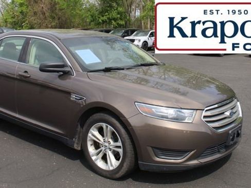 Used 2015 Ford Taurus SE FWD image 1