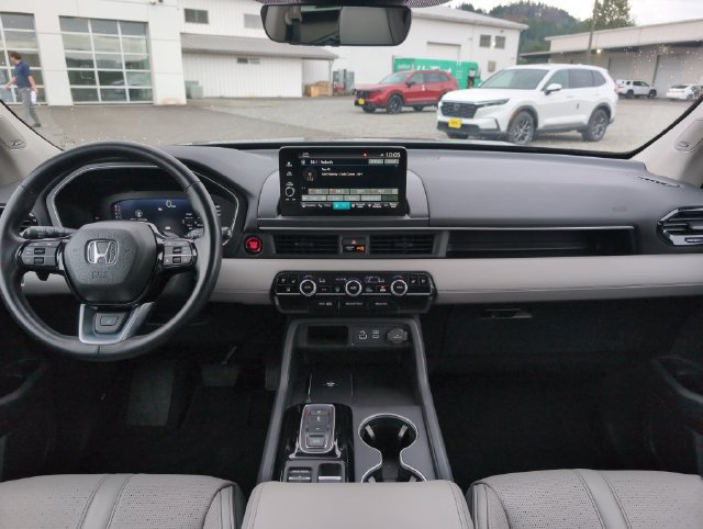 Certified 2025 Honda Pilot Elite image 13