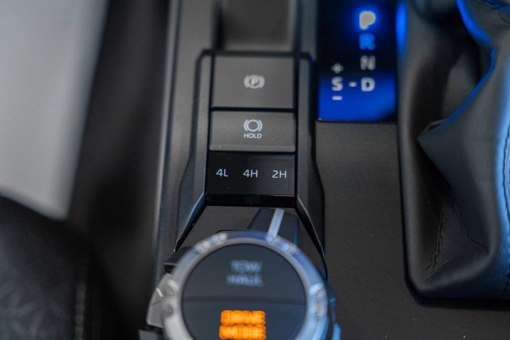 New 2026 Toyota 4Runner SR5 AWD/4WD image 25