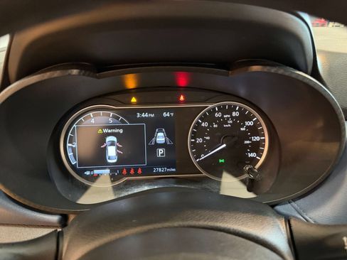 Used 2025 Nissan Versa SV FWD image 39
