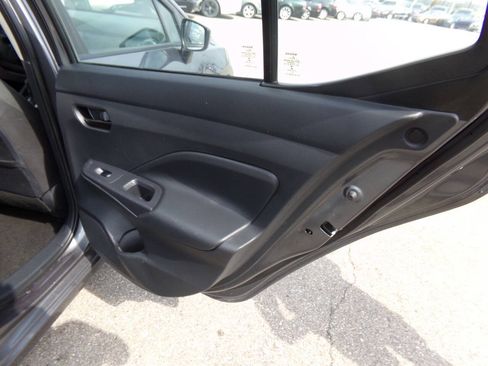 Used 2020 Nissan Versa S FWD image 29