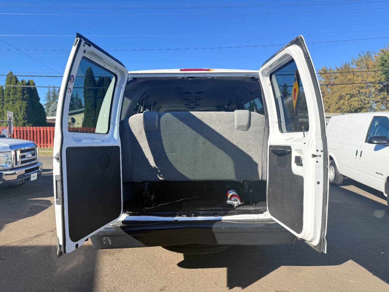 Used 2009 Ford E-350 and Econoline 350 XL RWD image 11
