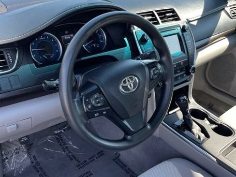 Used 2017 Toyota Camry LE FWD image 6