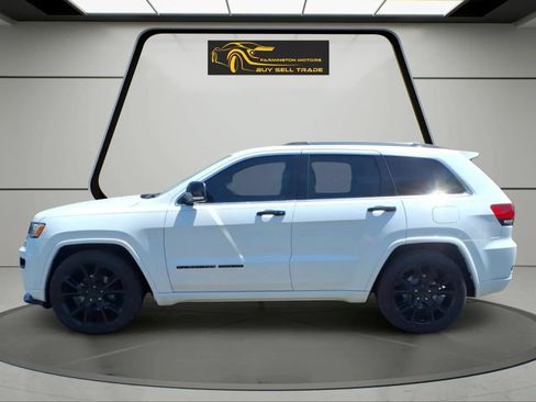 Used 2020 Jeep Grand Cherokee Overland AWD/4WD image 2