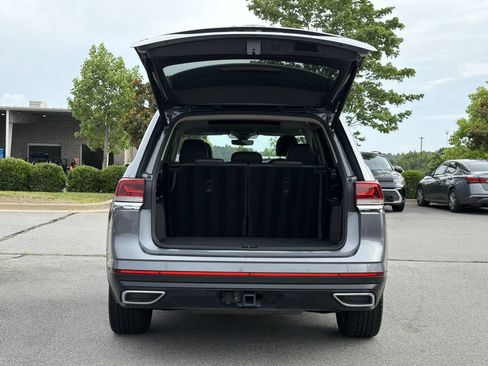 Used 2024 Volkswagen Atlas SE FWD image 15