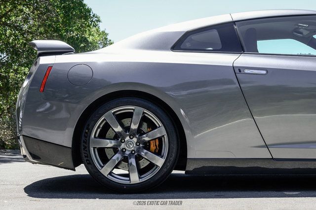 Used 2011 Nissan GT-R Premium AWD/4WD image 10