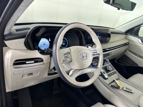 Used 2024 Hyundai Palisade Calligraphy image 13