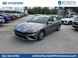 New 2025 Hyundai Elantra SE image 1