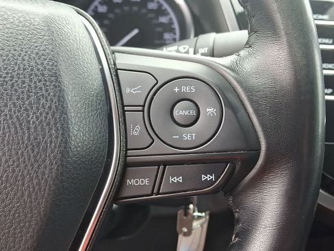 Used 2019 Toyota Camry SE FWD image 23