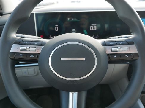 Certified 2025 Hyundai Tucson SE image 25